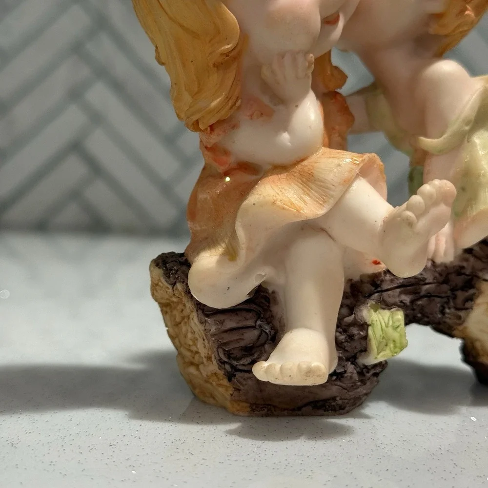 Vintage‎ Resin Figurine – Boy Kissing Girl on Log | 5